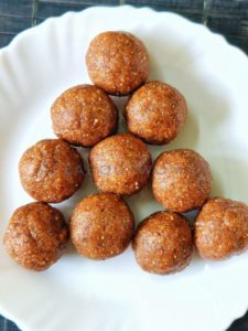 Read more about the article Sugar-free Dry fruits & Nuts Ladoos