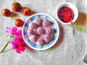 Read more about the article Desiccated coconut Ladoos with Plum flavour